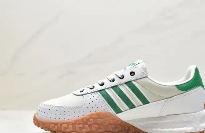 hype Adidas Sneakers