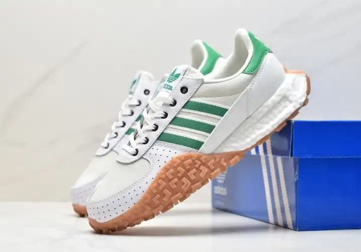 hype Adidas Sneakers