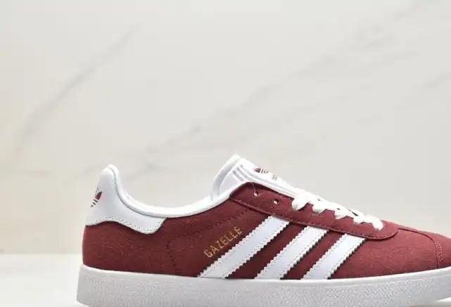 hype Adidas Sneakers