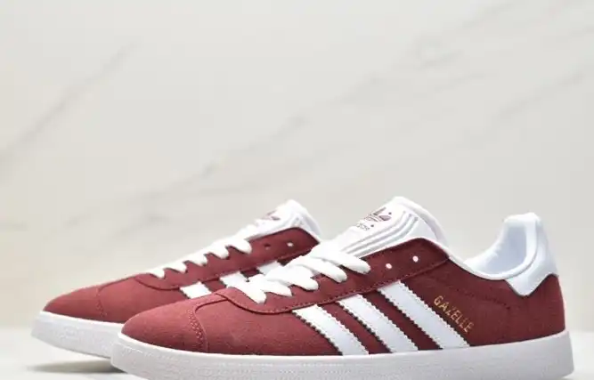 hype Adidas Sneakers