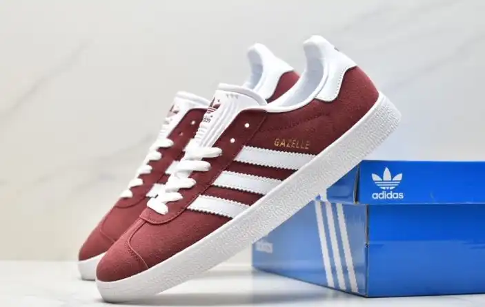 hype Adidas Sneakers