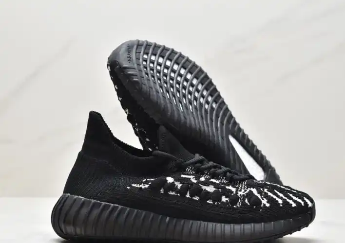 hype Adidas Yeezy Boost