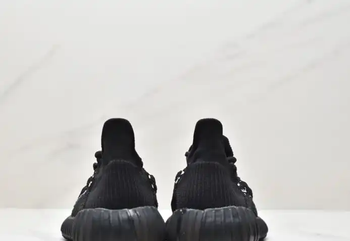 hype Adidas Yeezy Boost