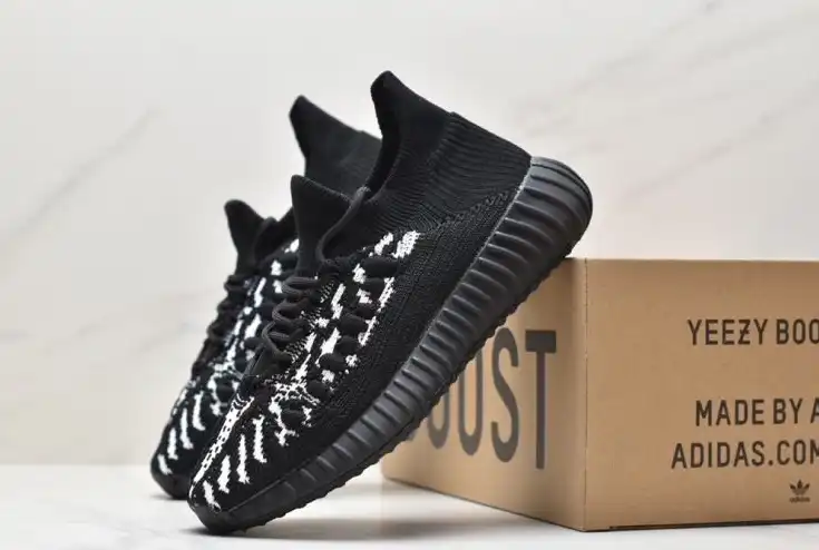 hype Adidas Yeezy Boost