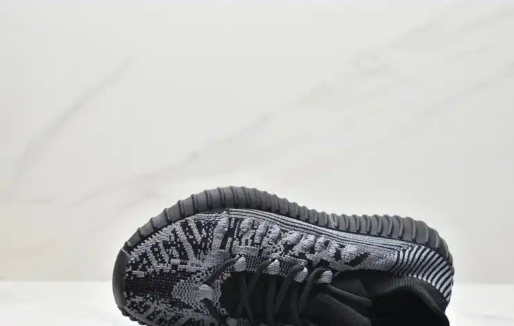 hype Adidas Yeezy Boost