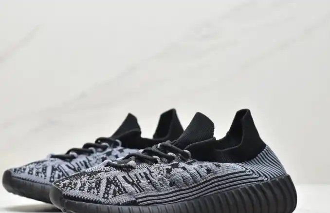 hype Adidas Yeezy Boost