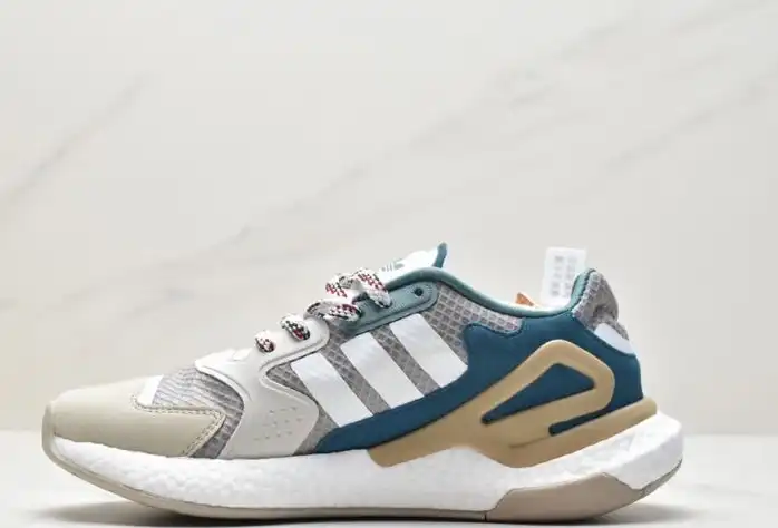 hype Adidas Sneakers