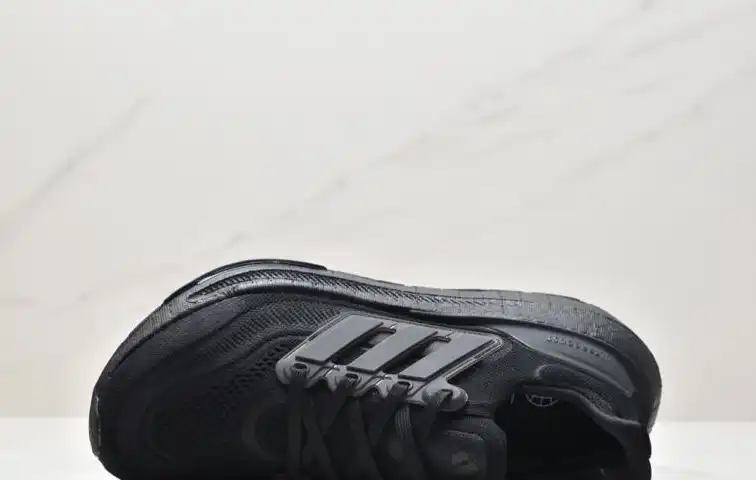 hype Adidas Sneakers