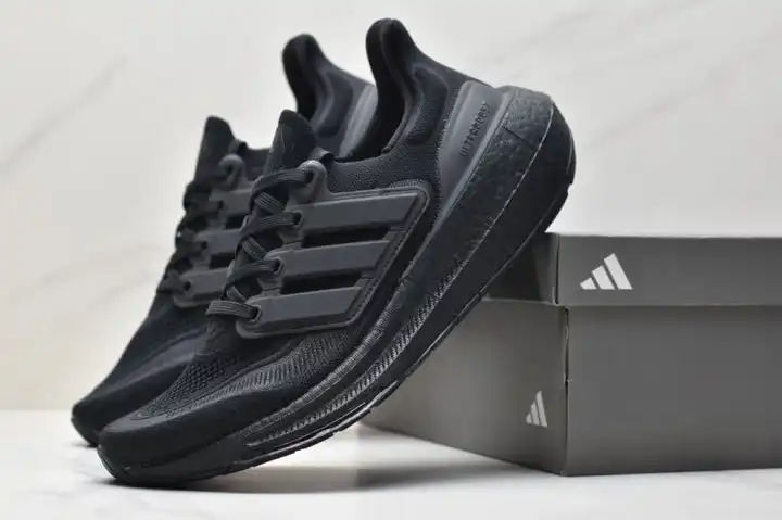 hype Adidas Sneakers