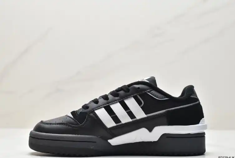 hype Adidas Sneakers