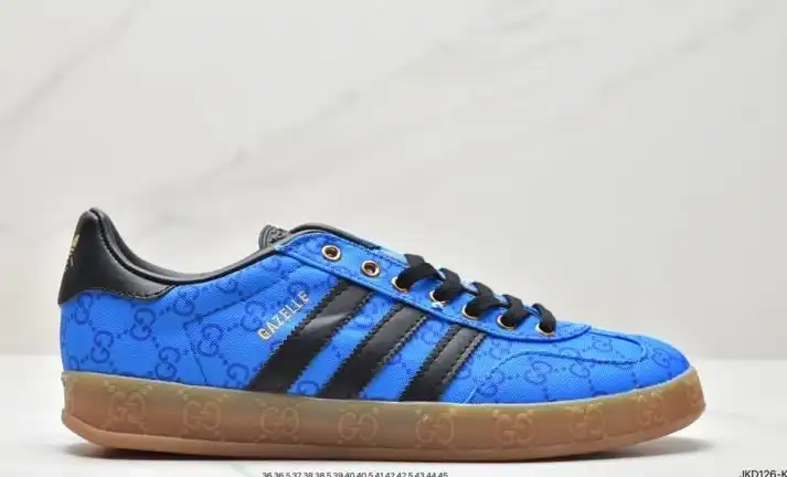 hype Adidas Sneakers