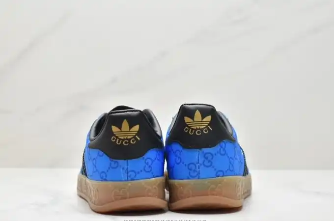 hype Adidas Sneakers