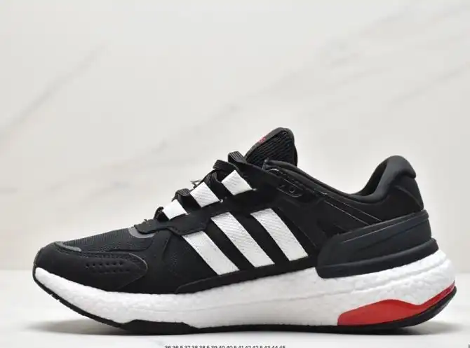 hype Adidas Sneakers