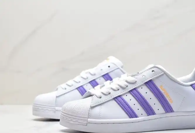 hype Adidas Sneakers