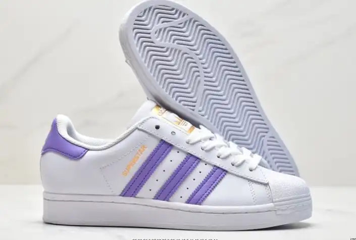 hype Adidas Sneakers