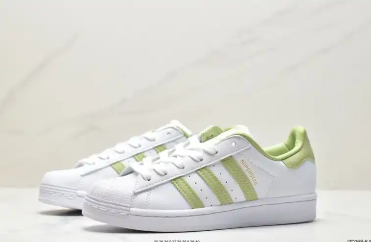 hype Adidas Sneakers