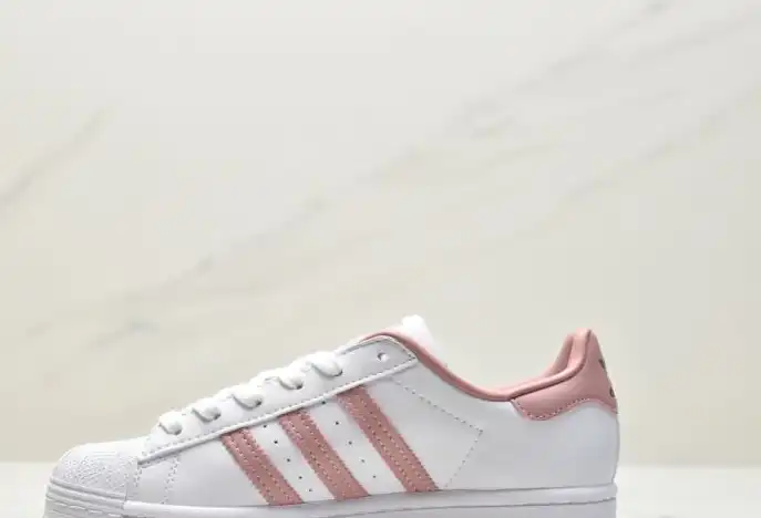 hype Adidas Sneakers