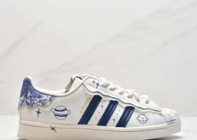 hype Adidas Sneakers