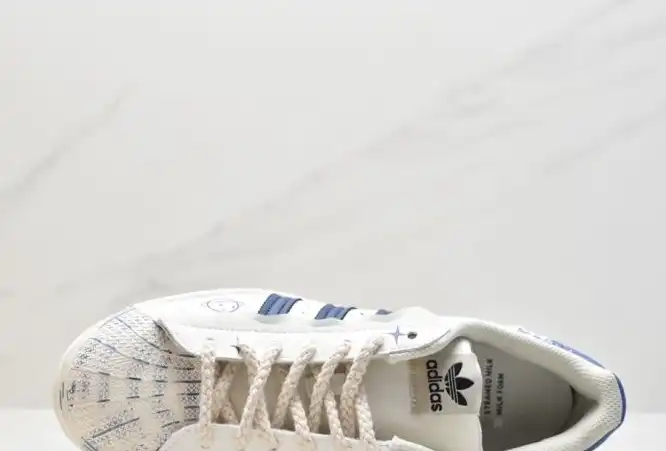 hype Adidas Sneakers