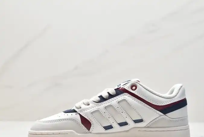 hype Adidas Sneakers