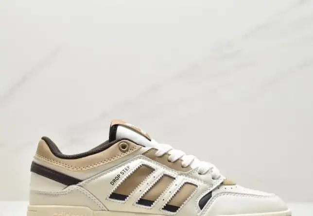 hype Adidas Sneakers