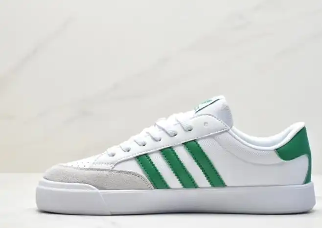 hype Adidas Sneakers