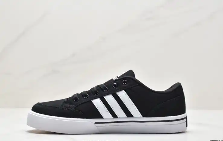 hype Adidas Sneakers