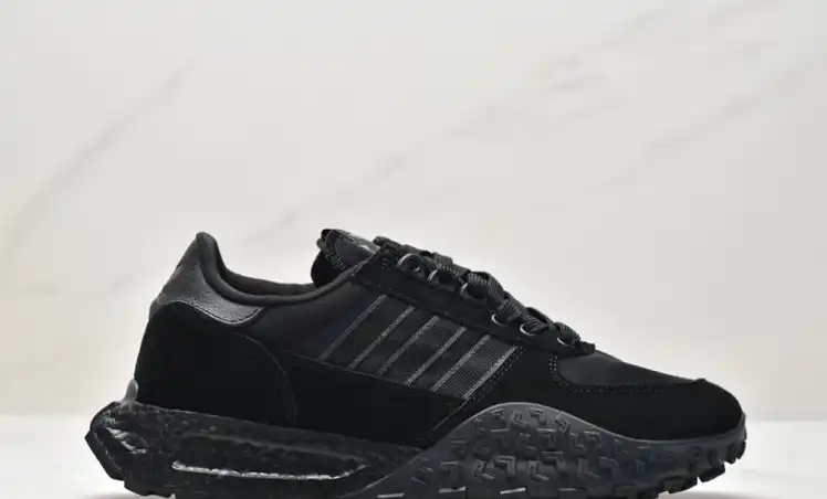 hype Adidas Sneakers