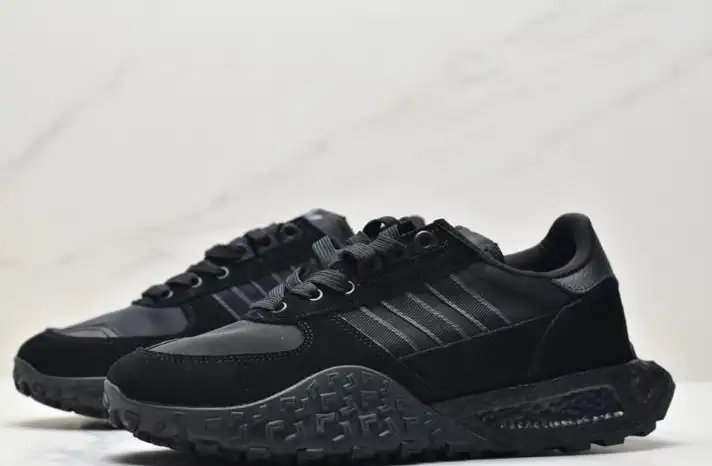 hype Adidas Sneakers