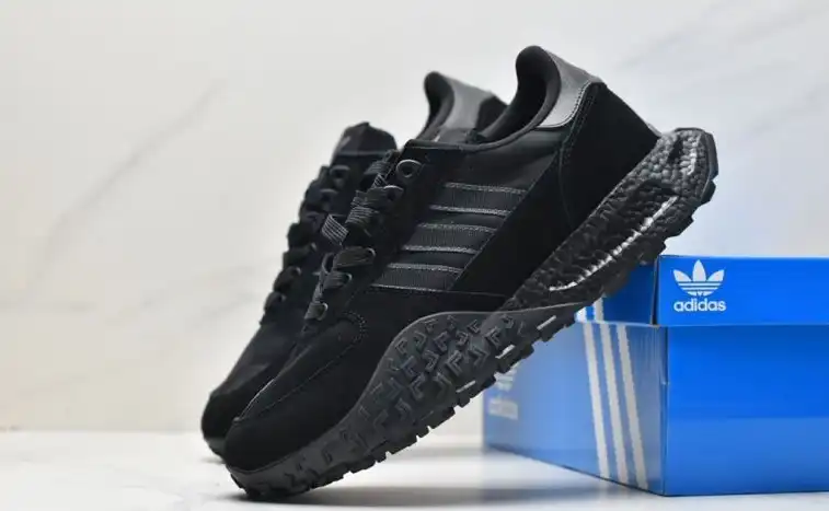 hype Adidas Sneakers