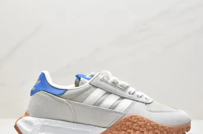 hype Adidas Sneakers