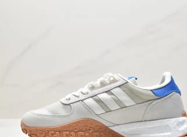 hype Adidas Sneakers