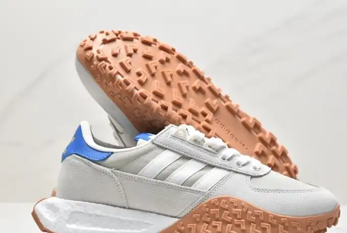 hype Adidas Sneakers