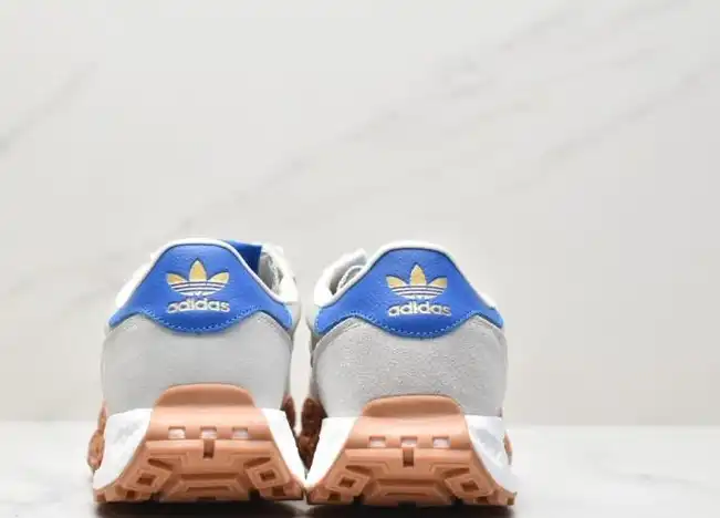 hype Adidas Sneakers