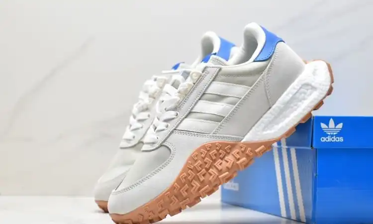 hype Adidas Sneakers