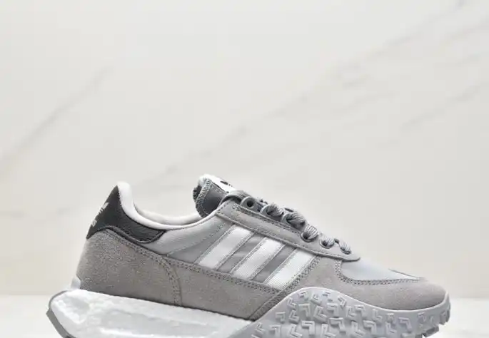 hype Adidas Sneakers