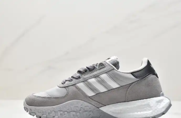 hype Adidas Sneakers