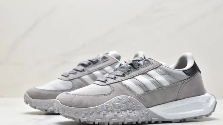 hype Adidas Sneakers