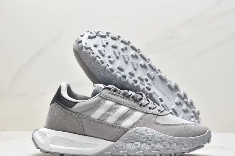 hype Adidas Sneakers