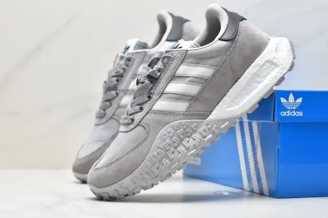 hype Adidas Sneakers