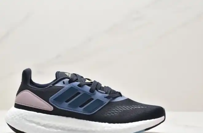 hype Adidas Sneakers