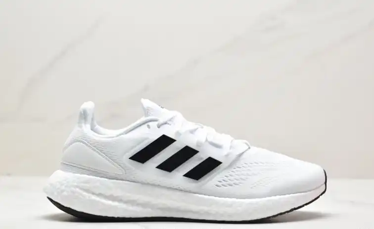 hype Adidas Sneakers