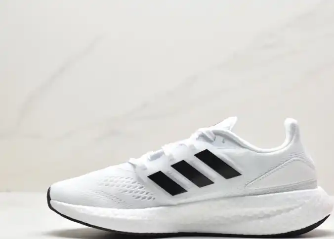 hype Adidas Sneakers