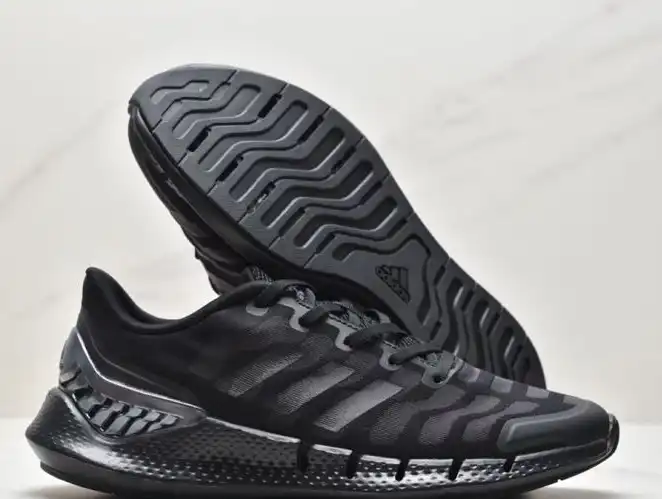 hype Adidas Sneakers