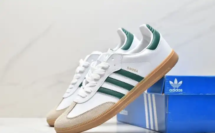 hype Adidas Sneakers