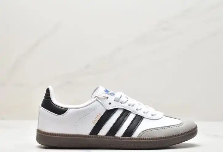 hype Adidas Sneakers