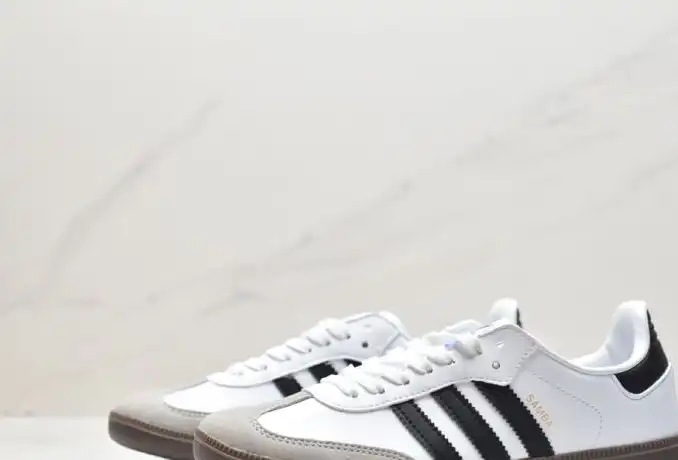 hype Adidas Sneakers