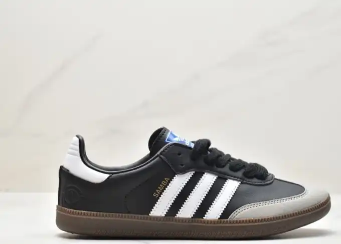 hype Adidas Sneakers