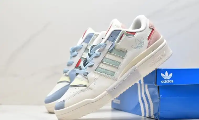 hype Adidas Sneakers