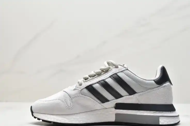 hype Adidas Sneakers